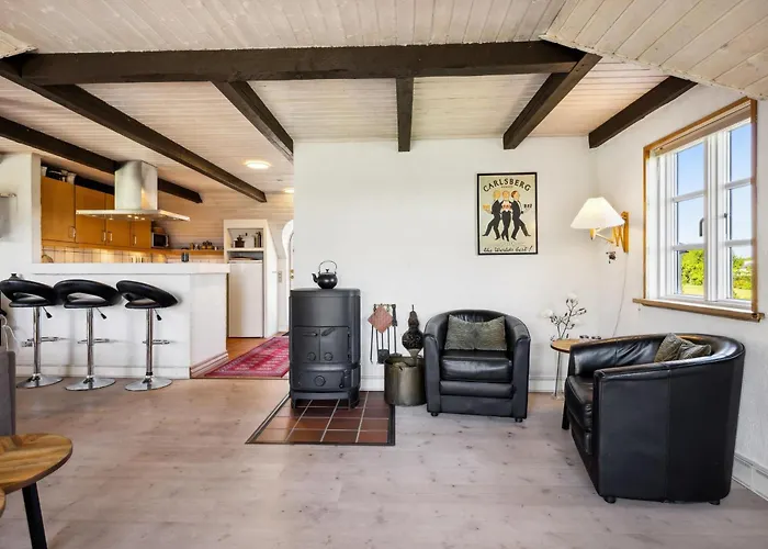 Feriehus Awesome In Glesborg With 3 Bedrooms