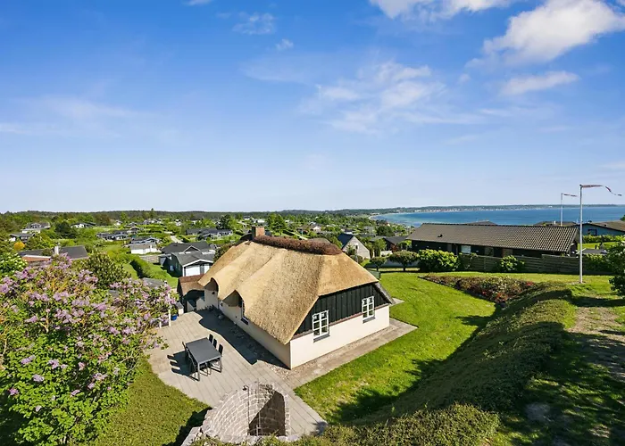 Feriehus Awesome In Glesborg With 3 Bedrooms